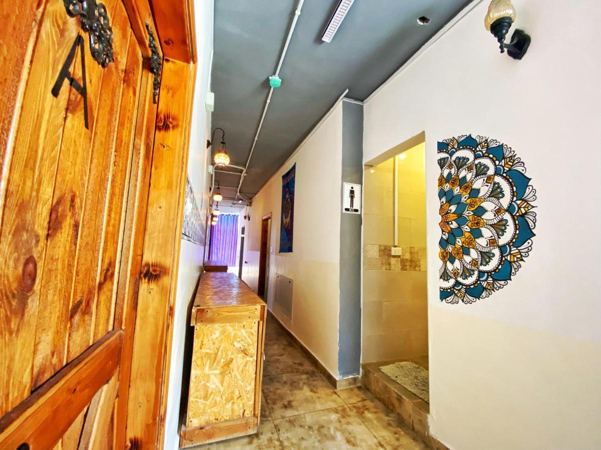 The Castle Star Hostel Amman Exterior photo